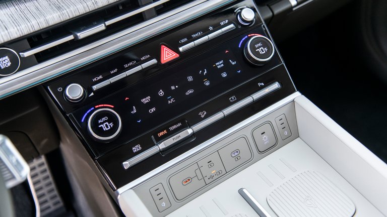 Analog Car Interiors Will Come Back in 1-2 Model Generations, Hyundai Design Boss Says