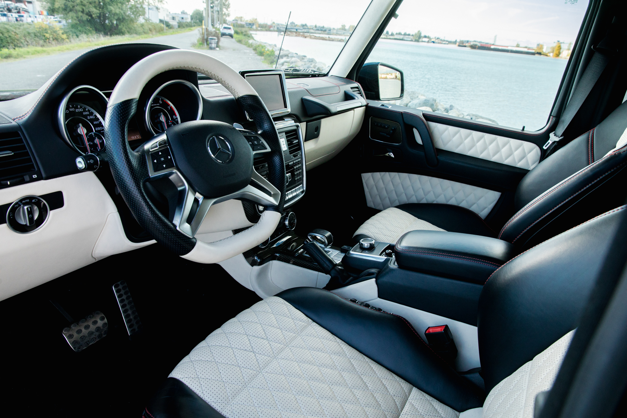 message-editor%2F1605030120804-2014_mercedes-benz_g63_amg_6x6_160365240236e3adc1a03c856mercedes-benz-g63-amg-6x6-0103.jpg