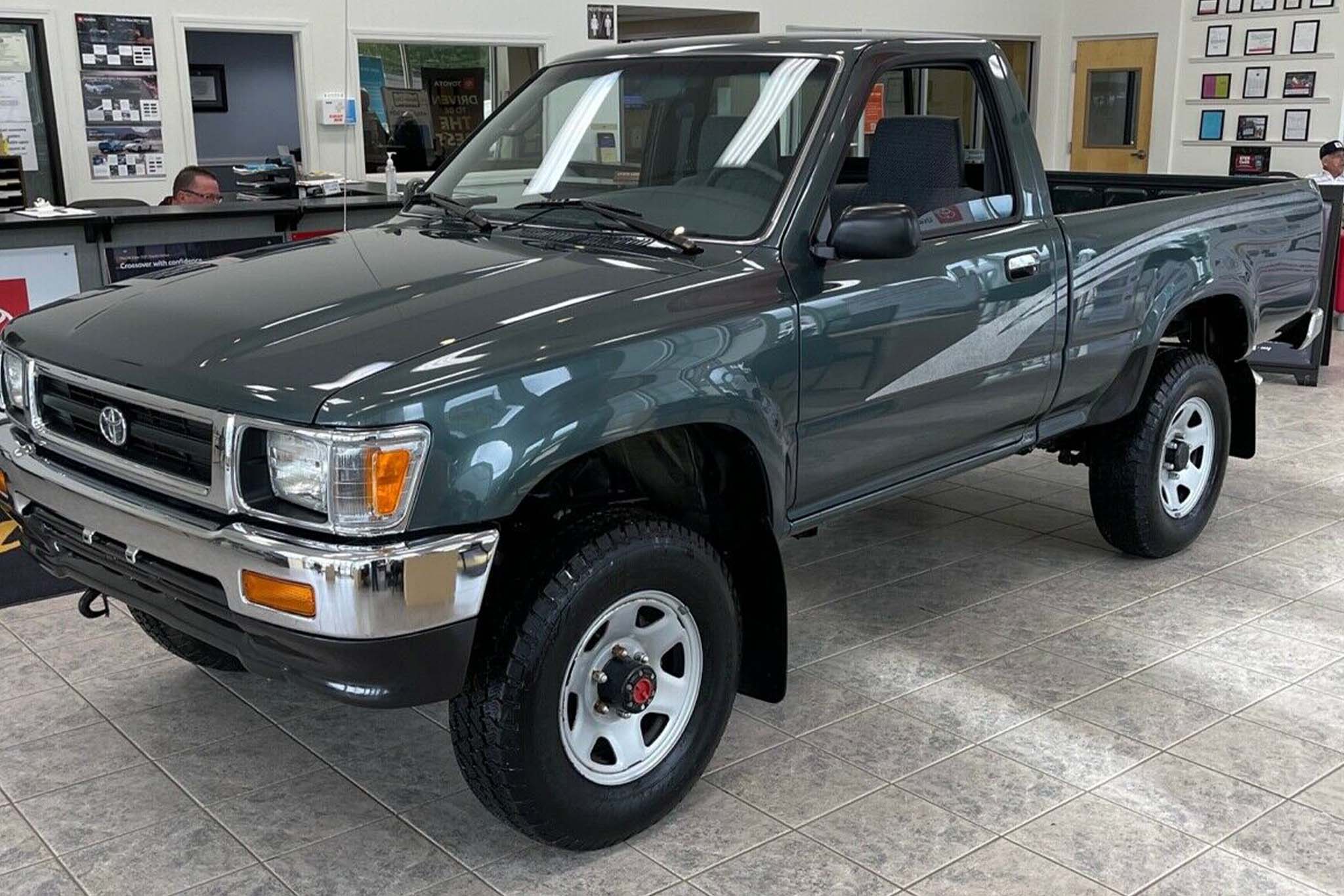 message-editor%2F1632344803367-toyotapickupinline1.jpg