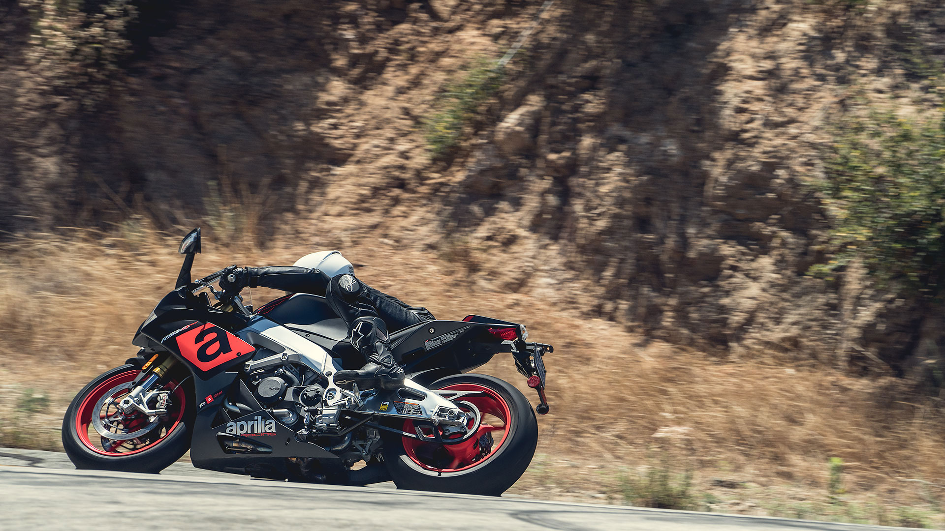 aprilia-rsv4rr-drive-gal-6.jpg