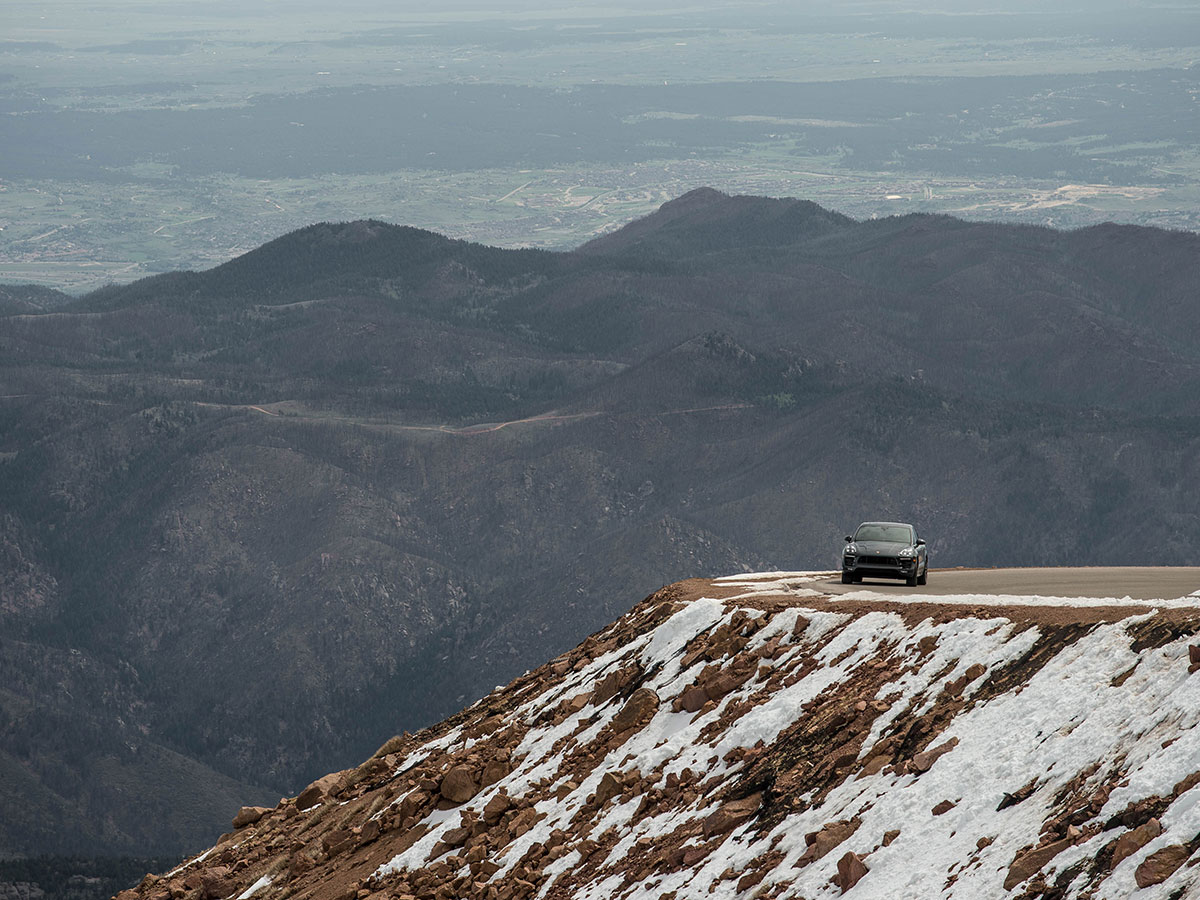 porsche-macan-pikes-peak-art-5.jpg