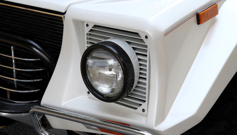There’s a Mint Condition Lamborghini LM002 LM/American For Sale
