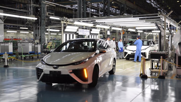 Toyota Plans to Ramp up Hydrogen Fuel-Cell Vehicle Production Around 2020