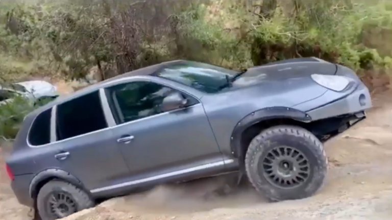 Off-Roaders Prove the Original Porsche Cayenne Deserved Better Than Mall Parking Lots