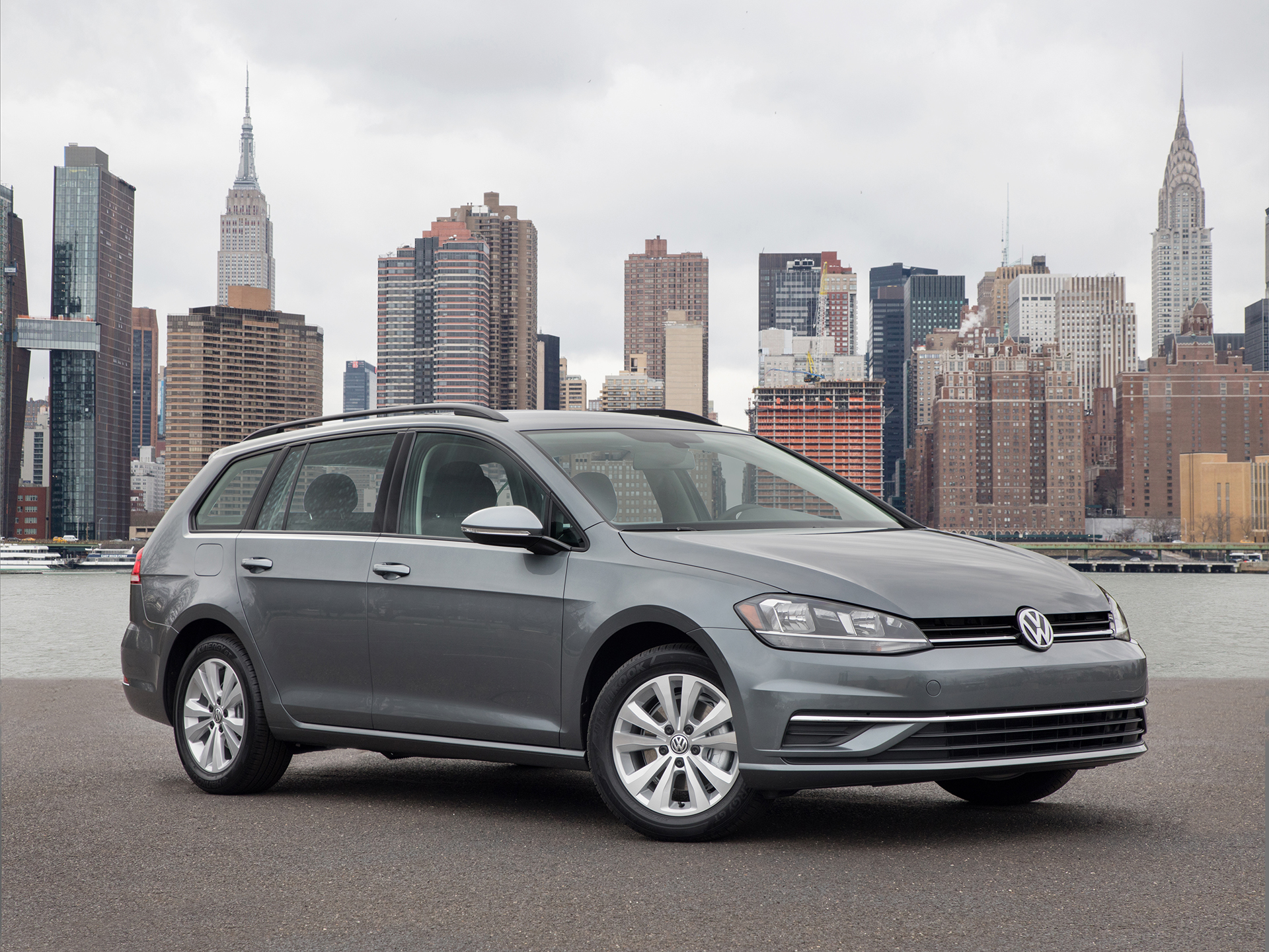 message-editor%2F1491936496197-2018_golf_sportwagen_7079.jpg