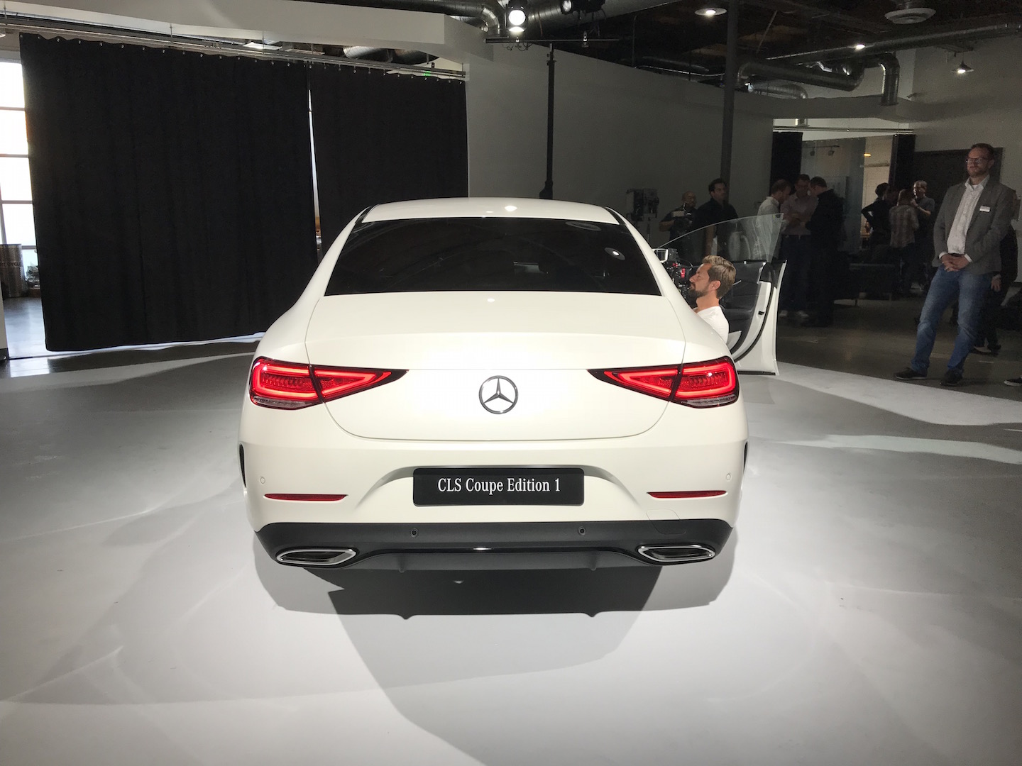 message-editor%2F1511974219340-mercedes-cls-rear.jpg
