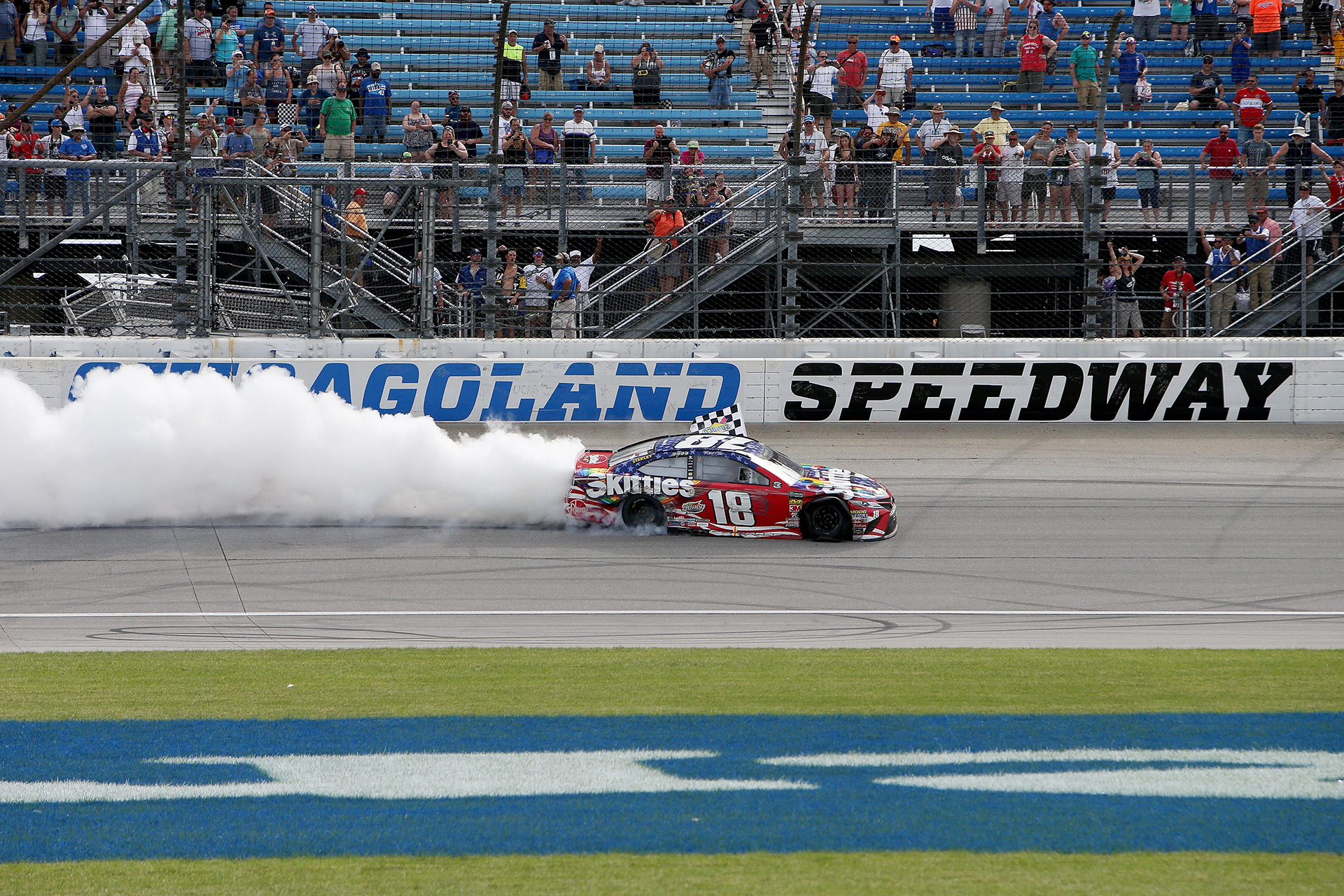 message-editor%2F1530562349826-gettyimages-989102296-kyle-busch.jpg