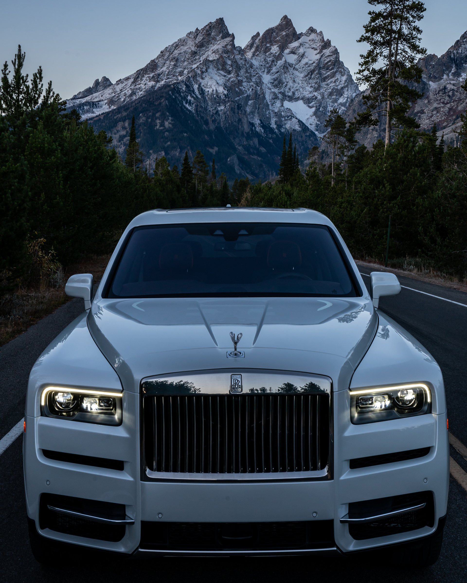 message-editor%2F1539299020213-rolls-imposing.jpg